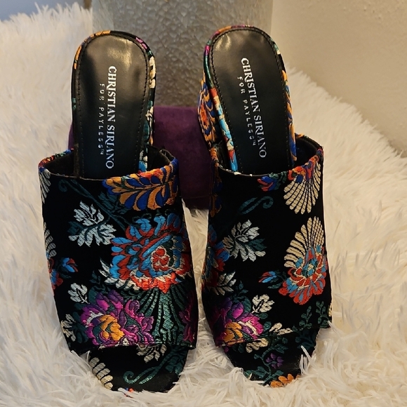 Christian Siriano Black Mules Vibrant Design - Picture 2 of 5